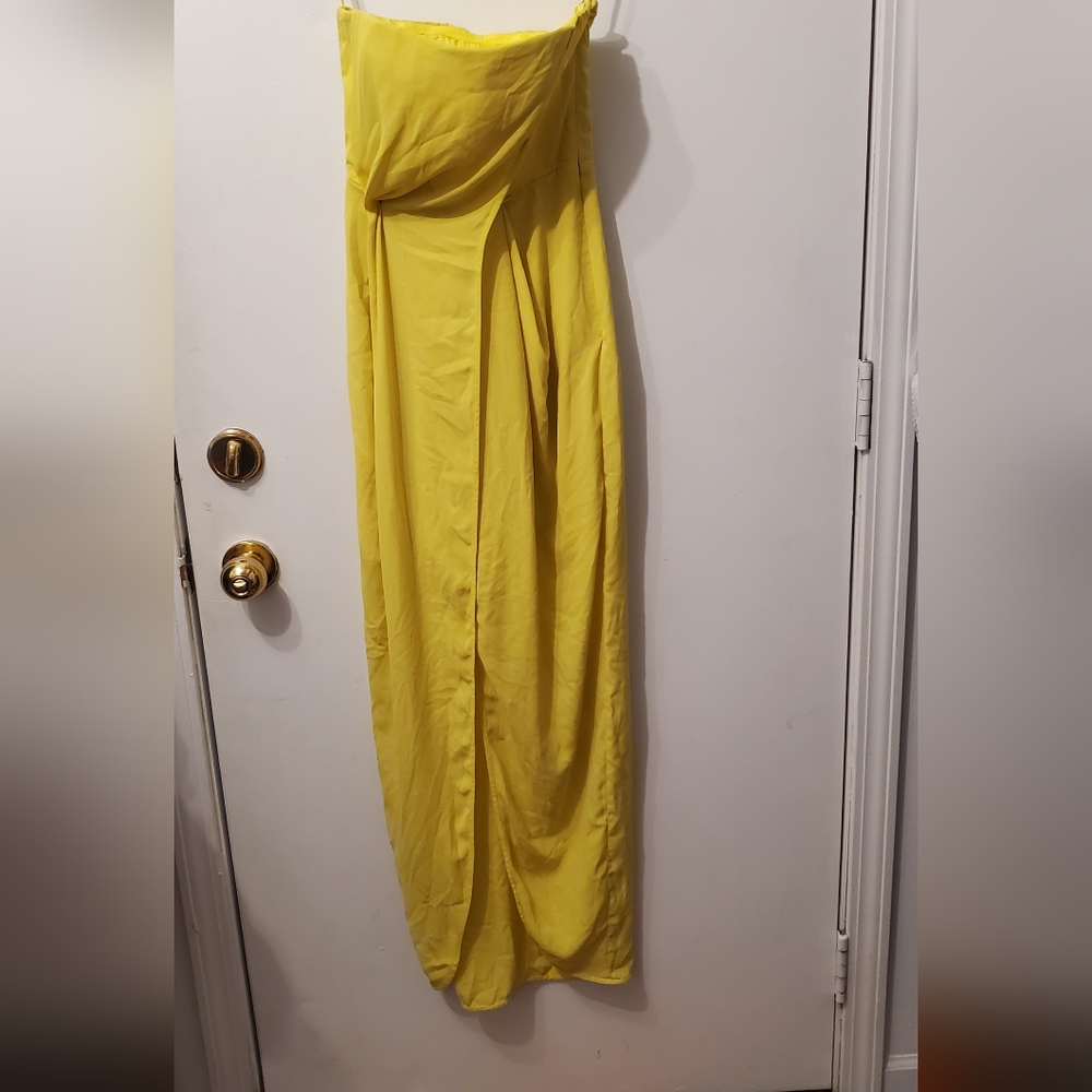 Women's BCBG yellow strapless dress